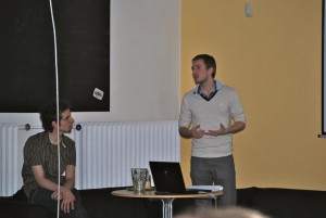 Seminář Založení a provoz občanského sdružení / Přednášející Ondra Pavlica a moderátor Mira Vlach